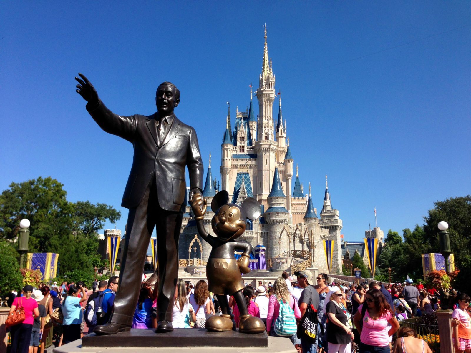 上海迪士尼乐园今年6月16日开园 相关股票会涨吗？